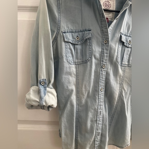 Button down top - Picture 2 of 4